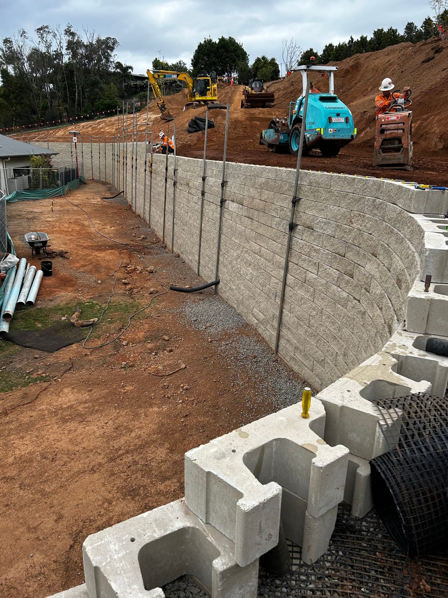 Holmview reinforced soil segmental block retaining wall