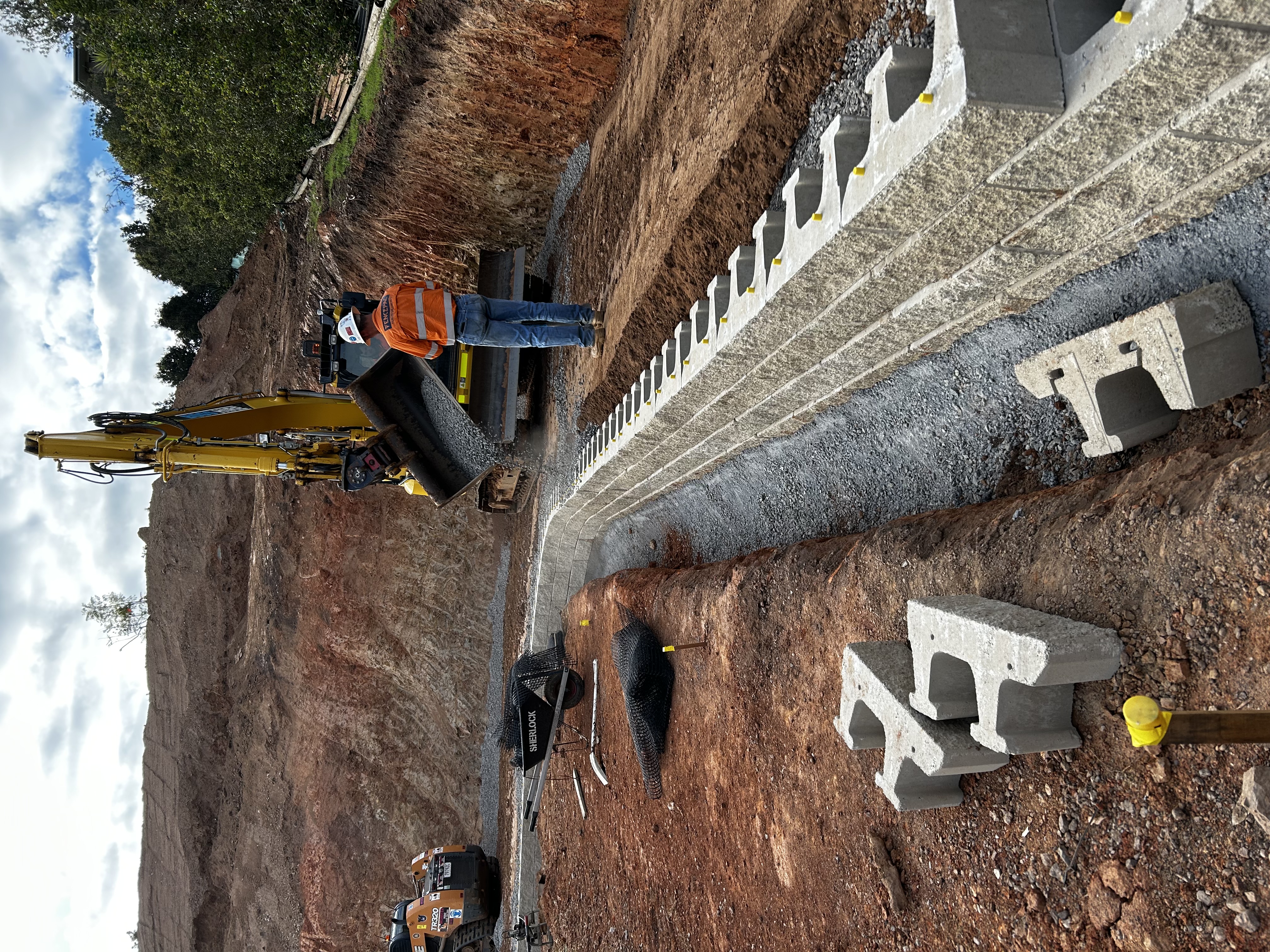 Holmview reinforced soil segmental block retaining wall
