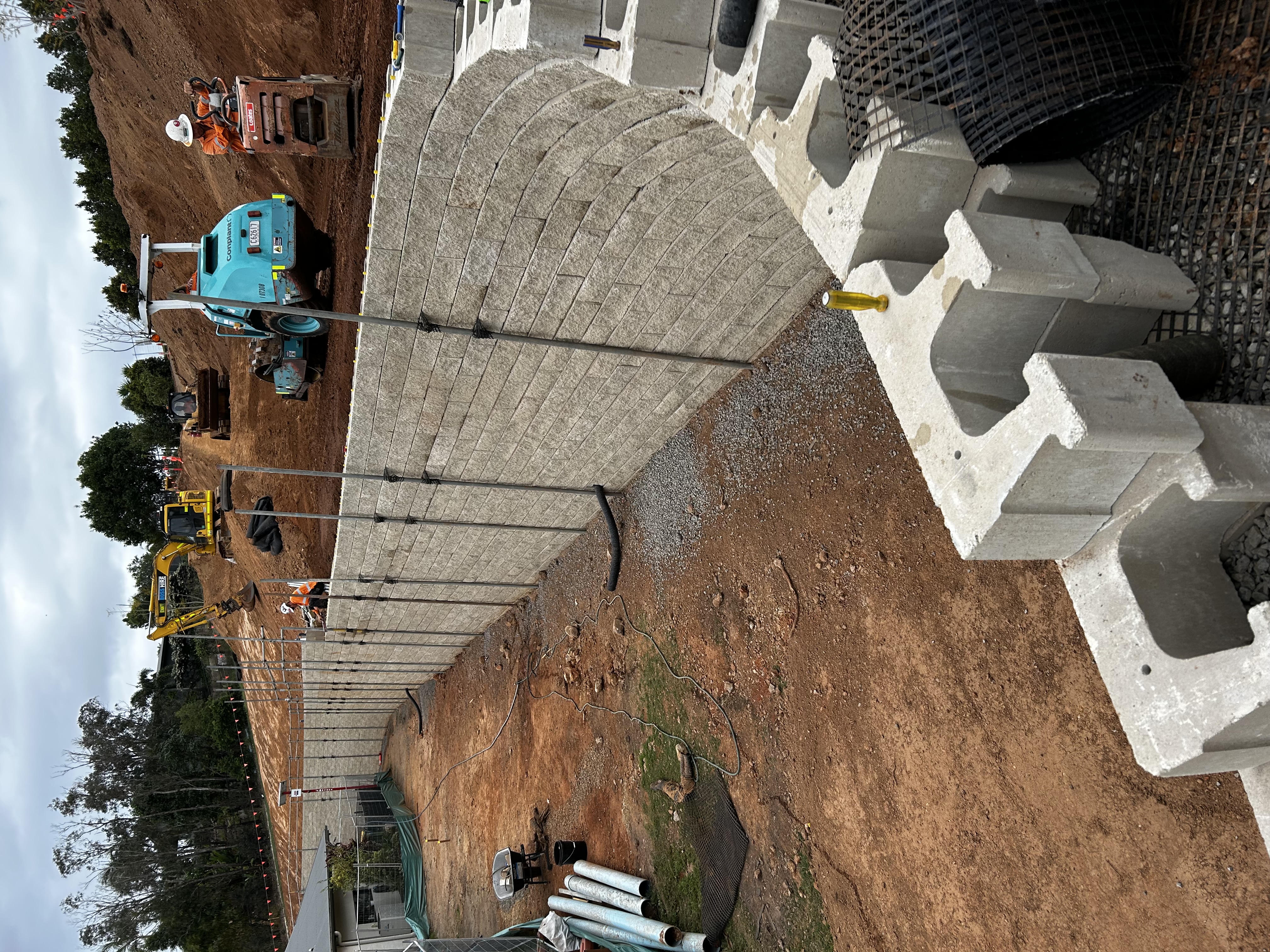 Holmview reinforced soil segmental block retaining wall